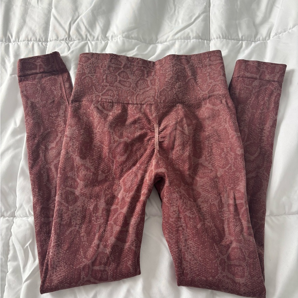 Gymshark scrunch bum leggings